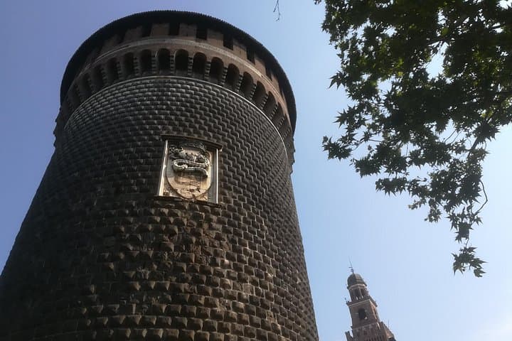 Milan: Segway Tour Local Tourist Guide Live - 2 hours & half