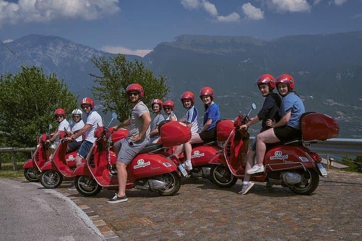 Vespa scooter tour on lake Garda