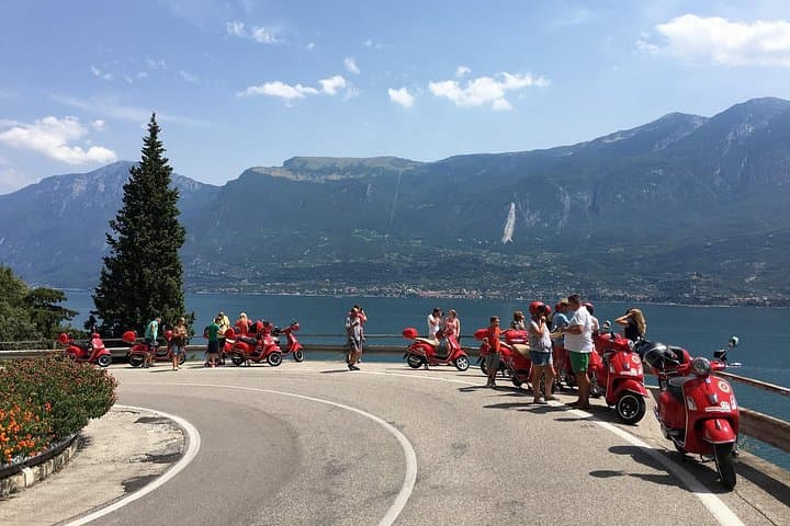 Vespa scooter tour on lake Garda