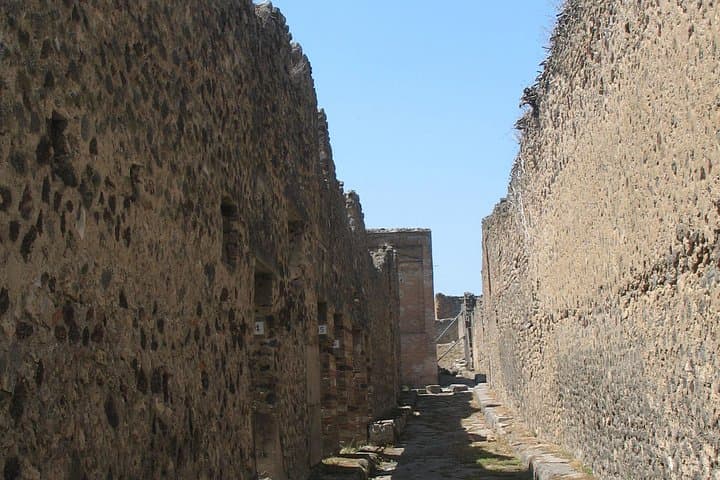 Transfer Naples to Positano, stop Pompei