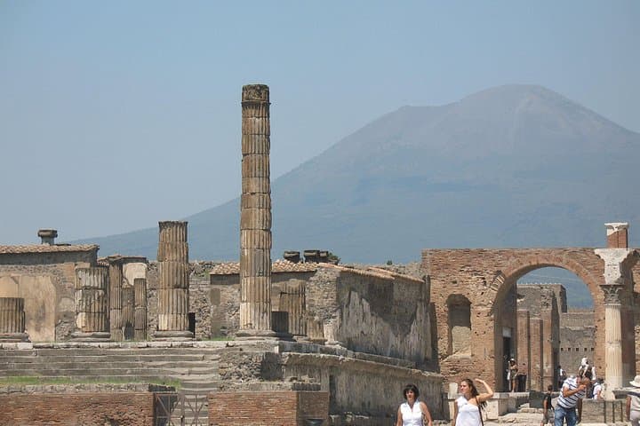 Transfer Naples to Positano, stop Pompei