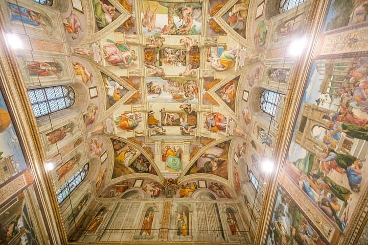 Vatican Museums VIP Early Entry: Guided Tour & Breakfast