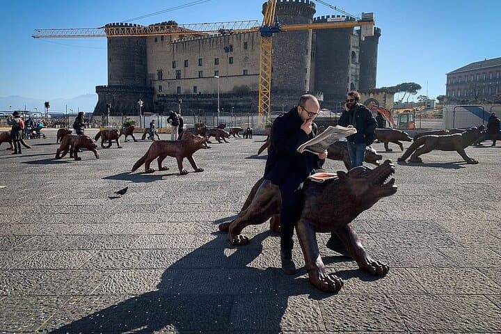 Naples walking tour & Underground Ruins