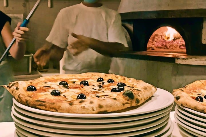 Rome: Pizza Cooking Class combined with Guided Sightseeing