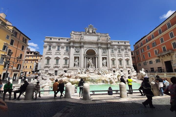 Games & Treasures Hunts Tour in Rome