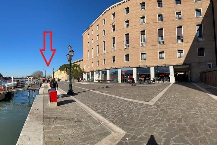Walking Tour of Venice with Mini Cruise