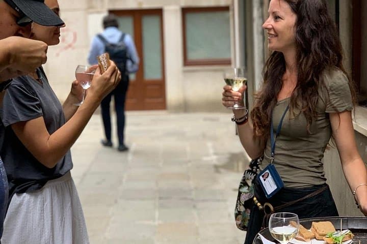 Guided Small Group Kickstart Food Tour of Venice