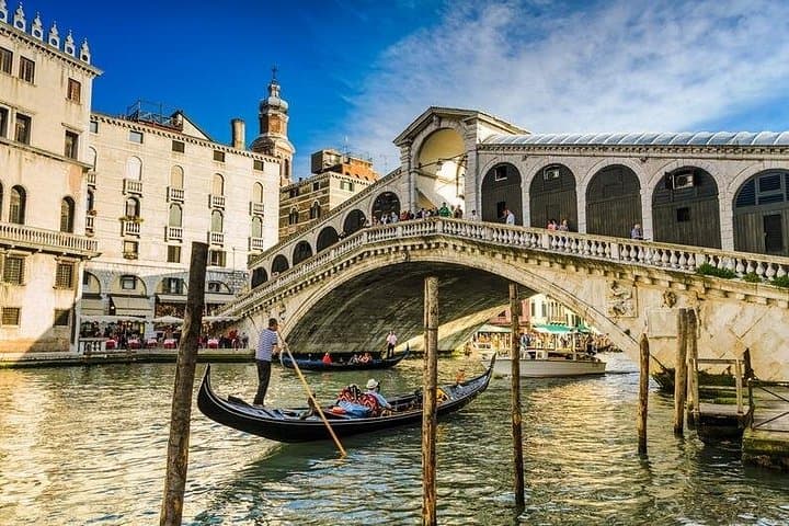 Guided Small Group Kickstart Food Tour of Venice