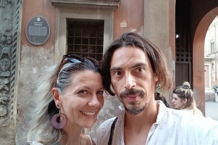 Bologna Murder Mystery: Self-Guided City Quest