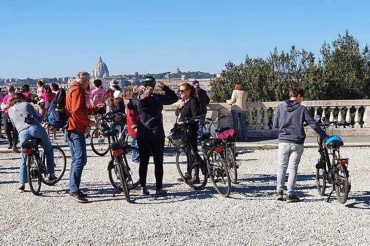 Villa Borghese E-bike Tour: Small Group in Rome's Beautiful Park