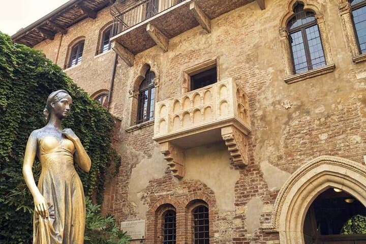 3 Hours Guided Walking Tour to Discover Verona
