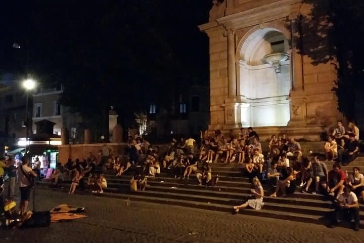 Night Life in Trastevere Vespa tour by Night