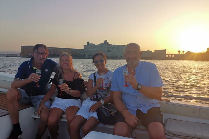 Syracuse private boat with aperitif