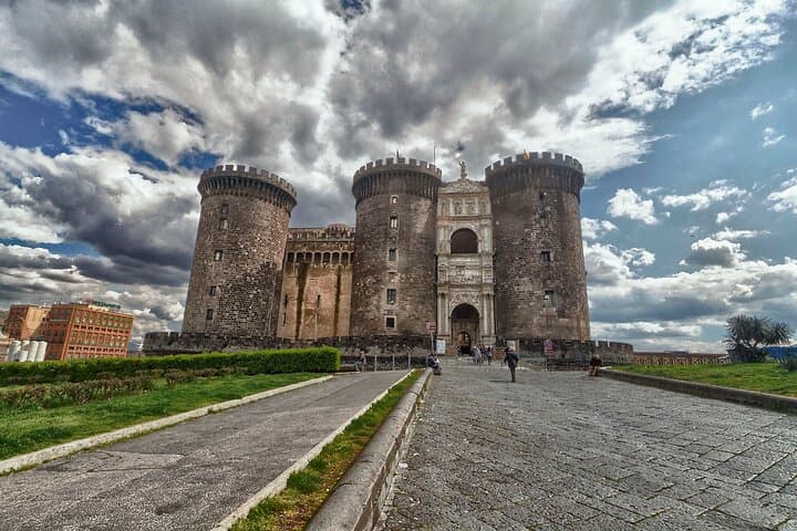 Sightseeing Tour of Napoli
