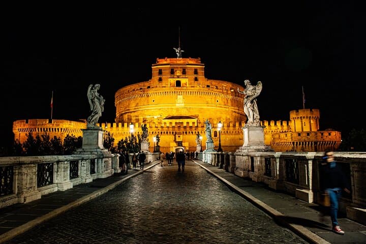 Your guide will meet you in front of the Castel Sant'Angelo Castle. The Ponte Sant'Angelo Bridge is one of the most haunted places in Rome.