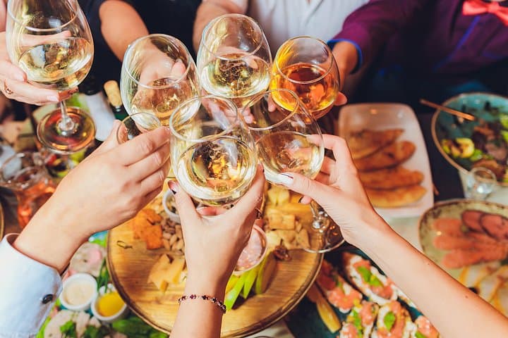 Turin: Sunset Food & Drinks Tour by Do Eat Better