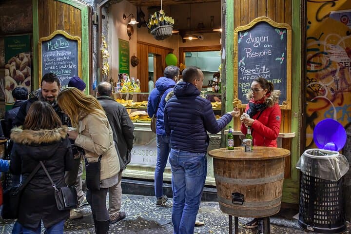 Naples' Ultimate Street Food Tour - Small Group by Do Eat Better