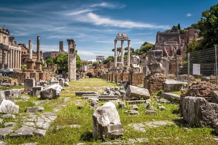 Colosseum Arena Floor Guided Group Tour with Roman Forum and Palatine Hill