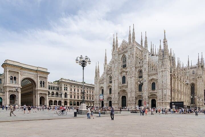 Private Transfer from Milan to Malpensa Airport MXP in Car or Van
