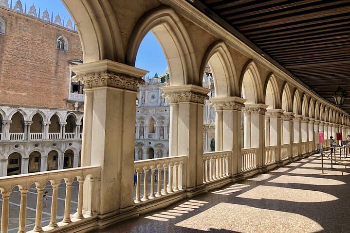 Private Family Tour of Saint Mark’s & Doge’s Palace with Scavenger Hunt