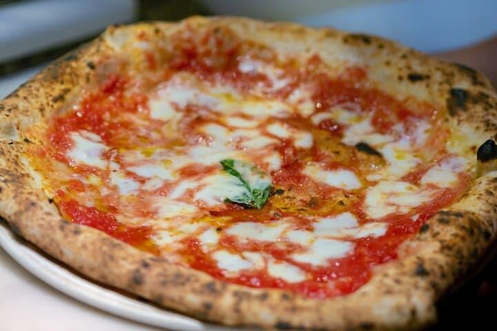 Naples: Pizza and Beyond Food Tour by Do Eat Better