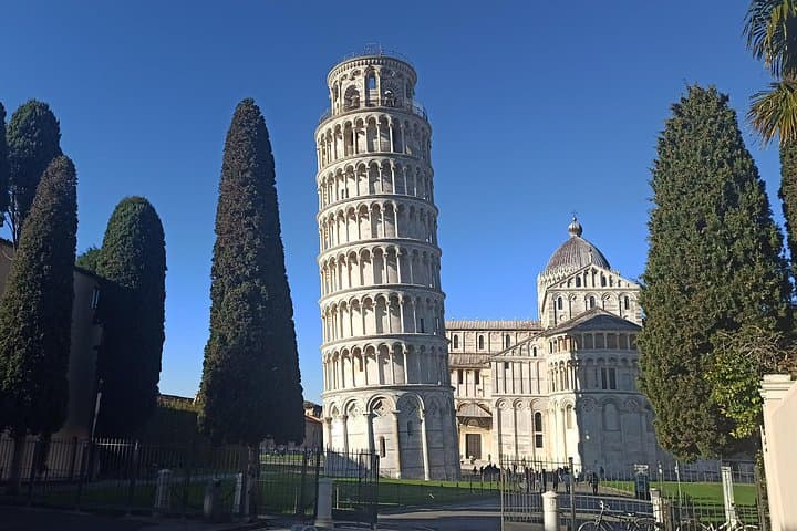 PRIVATE TRANSFER: from Florence to Pisa Airport or Pisa City