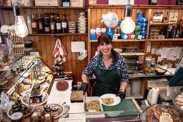 Siena walking tour with lunch & Chianti wine