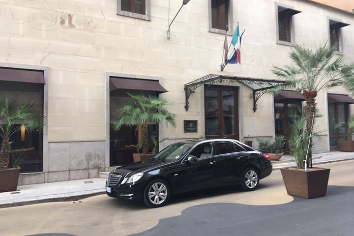 CAR FOR 1/2 PEOPLE