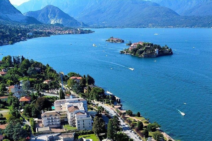 Stresa: Isola Pescatori and Isola Bella Hop-on Hop-off boat tour