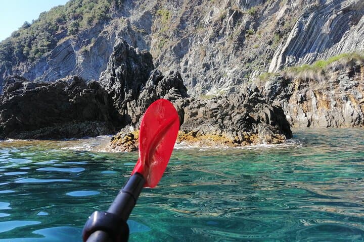 Kayak tour from Monterosso to Vernazza