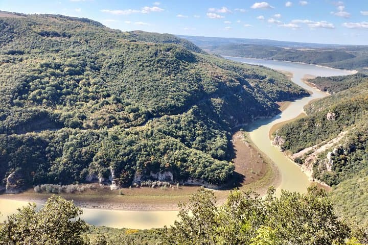 Enobike tour to Lake Corbara and Titignano Castle