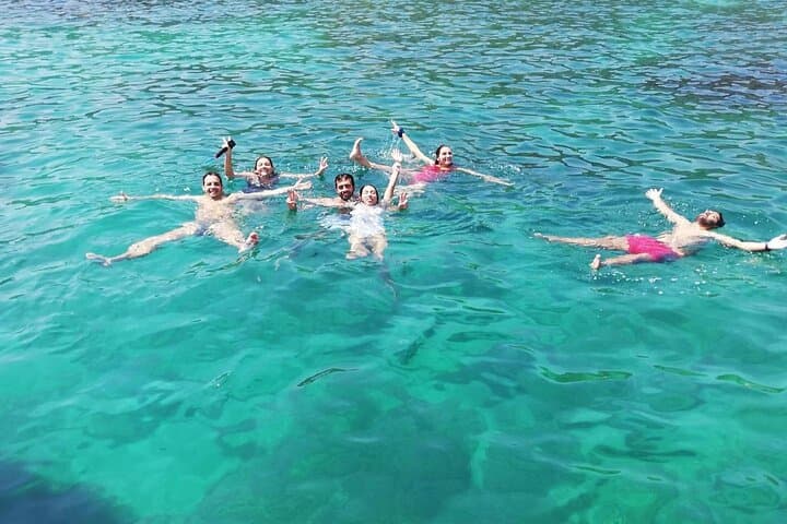 1-Hour Sea Caves and Boat Tour in Ortigia Syracuse