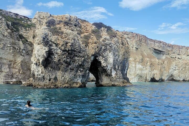 1-Hour Sea Caves and Boat Tour in Ortigia Syracuse