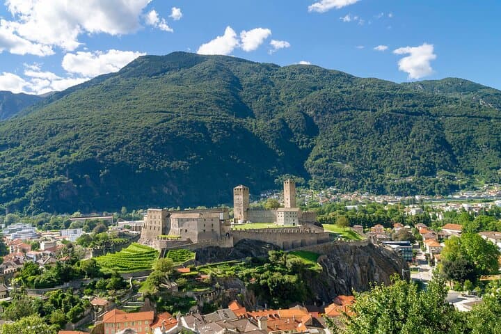 6-Day The Italian Lakes & Swiss Alps Explorer Small-Group Tour from Milan