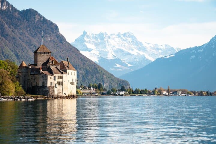 6-Day The Italian Lakes & Swiss Alps Explorer Small-Group Tour from Milan