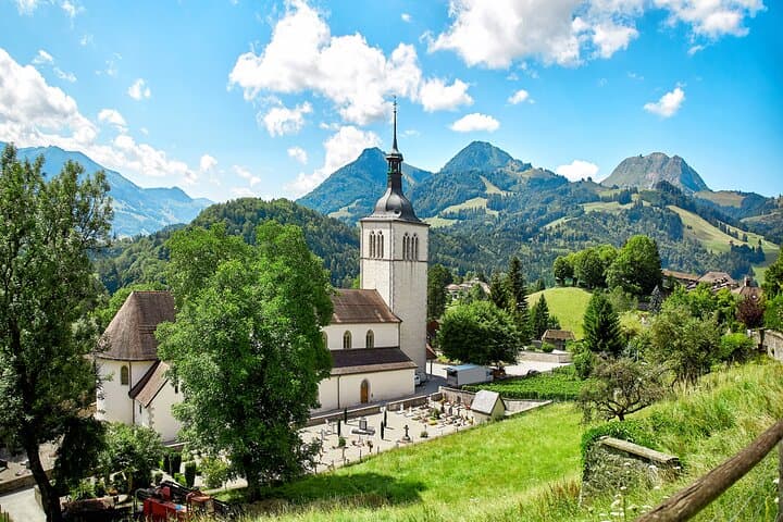6-Day The Italian Lakes & Swiss Alps Explorer Small-Group Tour from Milan