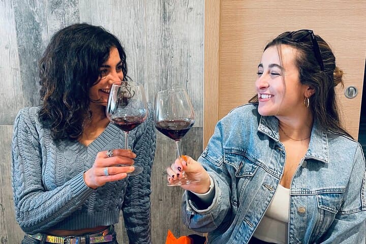 Cheers to Chianti Wine!