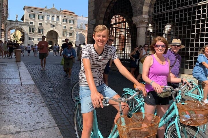 Highlights and hidden gems Verona Bike Tour