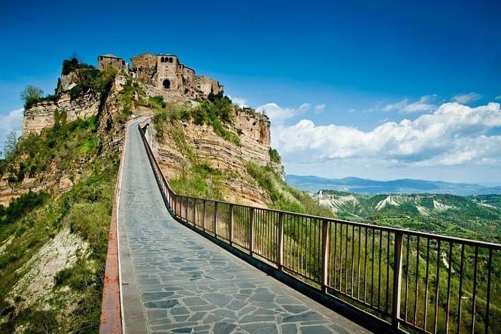 Road to Civita di Bagnoregio