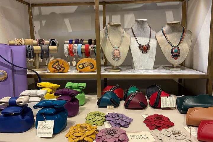 Traditional Florence Experience with Local Artisans in Oltrarno