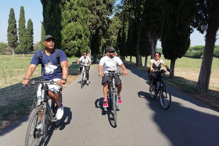 Rome 4hr Bike Hire with Entrance to the Baths of Caracalla