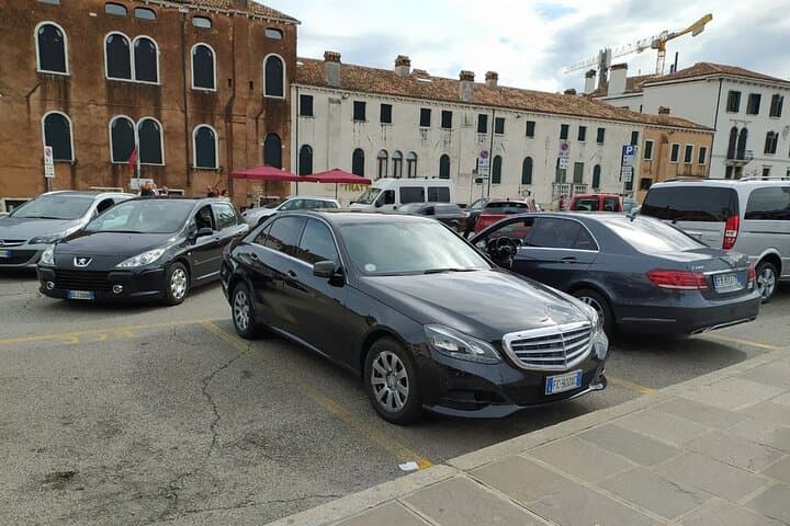 Transfer from Venice Airport to Garda Lake with Private Driver