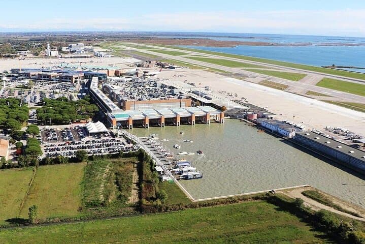 Transfer from Venice Airport to Garda Lake with Private Driver