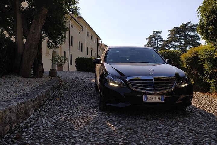 Transfer from Venice Airport to Garda Lake with Private Driver