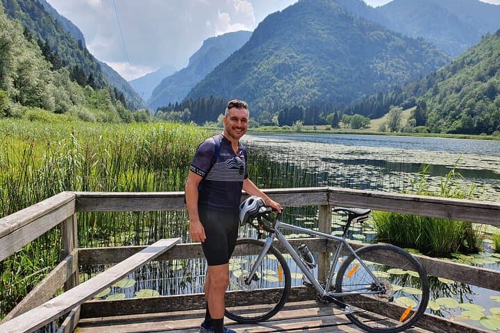 Guided E-bike Tour in Bologna with aperitif