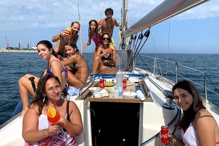 Bari sailing cruise in search of dolphins