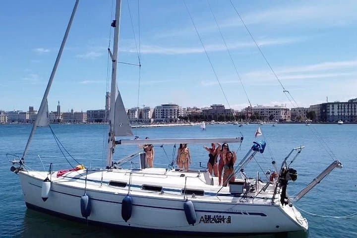 Bari sailing cruise in search of dolphins