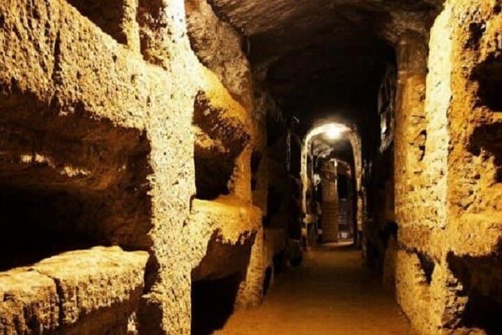 Appian Way Bike tour Underground with Catacombs & Lunch