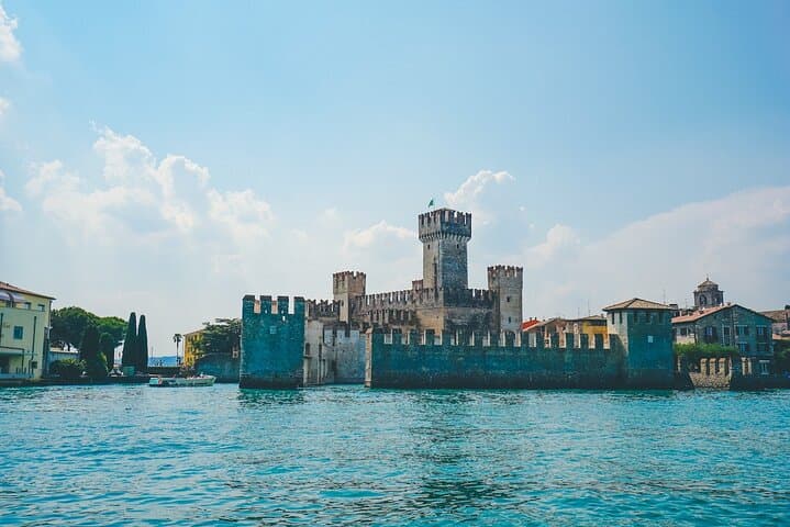 Best of Sirmione with Boat Tour and Grotte di Catullo