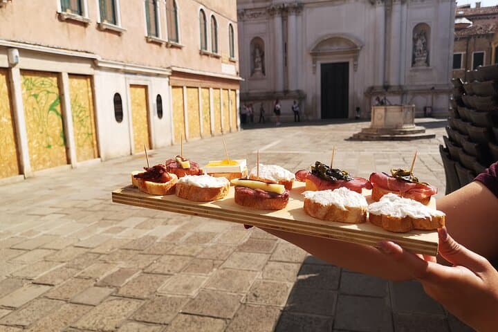 Private Rialto Street Food & Stories Tour: A Taste of Venice